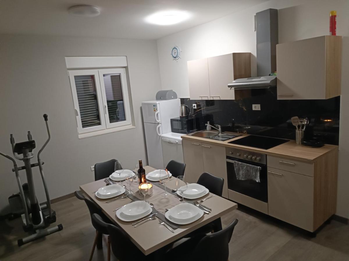 Ferienwohnung Nicol Split Exterior foto