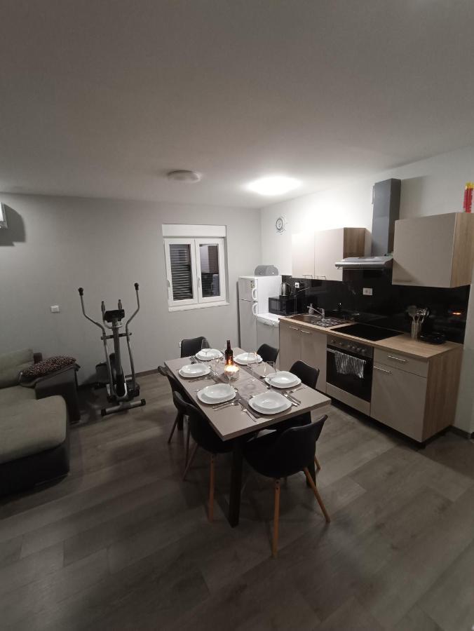 Ferienwohnung Nicol Split Exterior foto